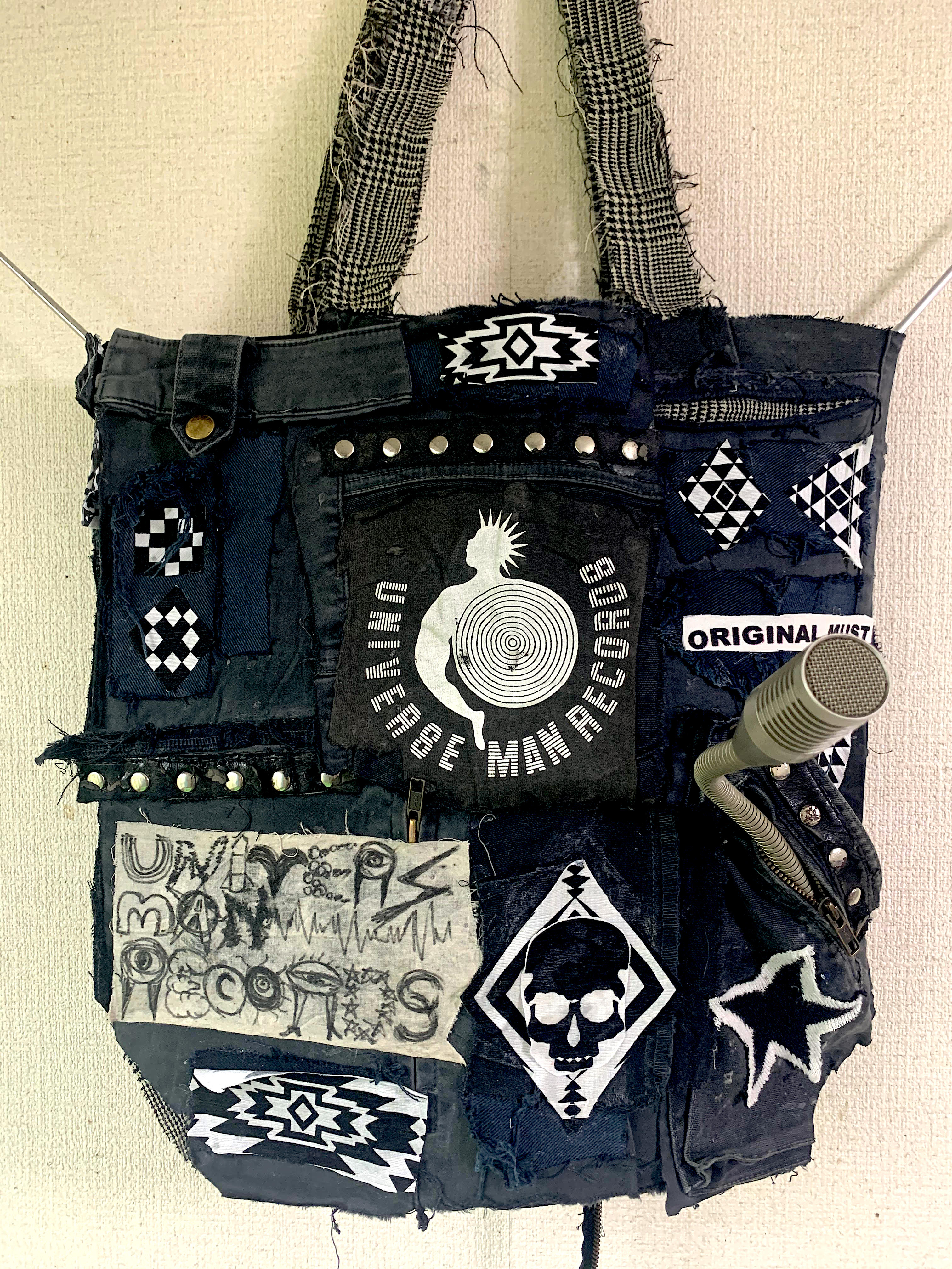 FLYING HANDMADE BOYS