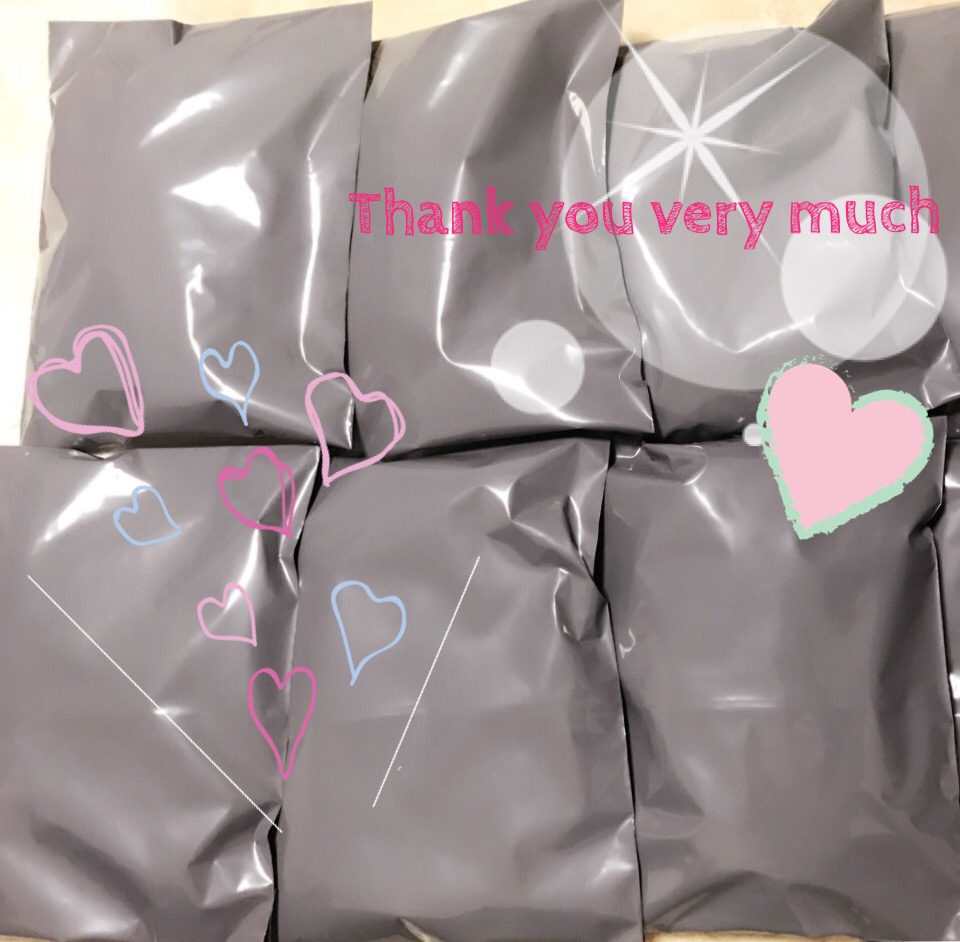 梱包では、グレーのショップ袋に入れ、丁寧な検品と梱包に心がけております(u u )♡