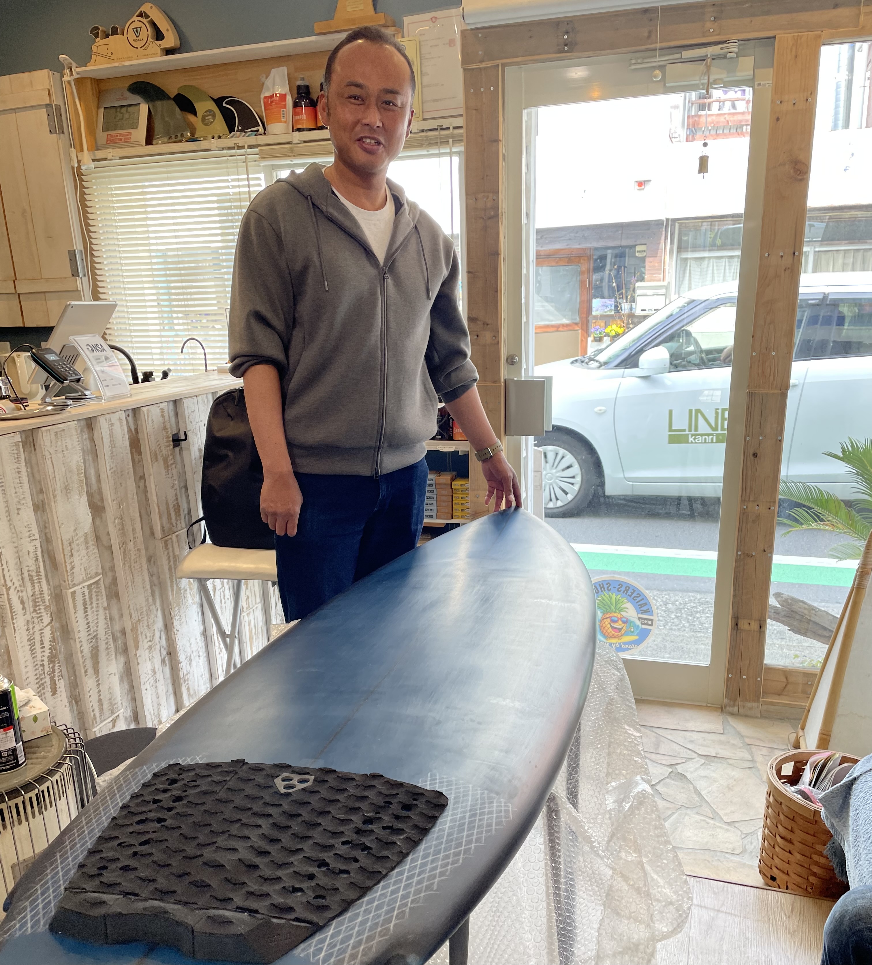 セッキーついにASBショートワイドオルタナ系サーフボードでデビューです