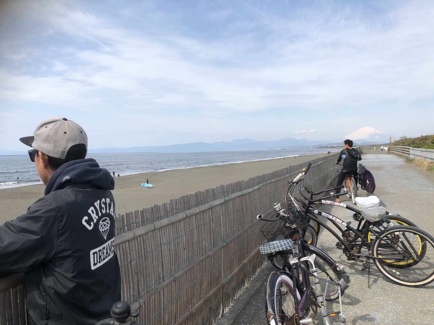 ほんじつ第2日曜日は辻堂橋前ビーチクリーンです。