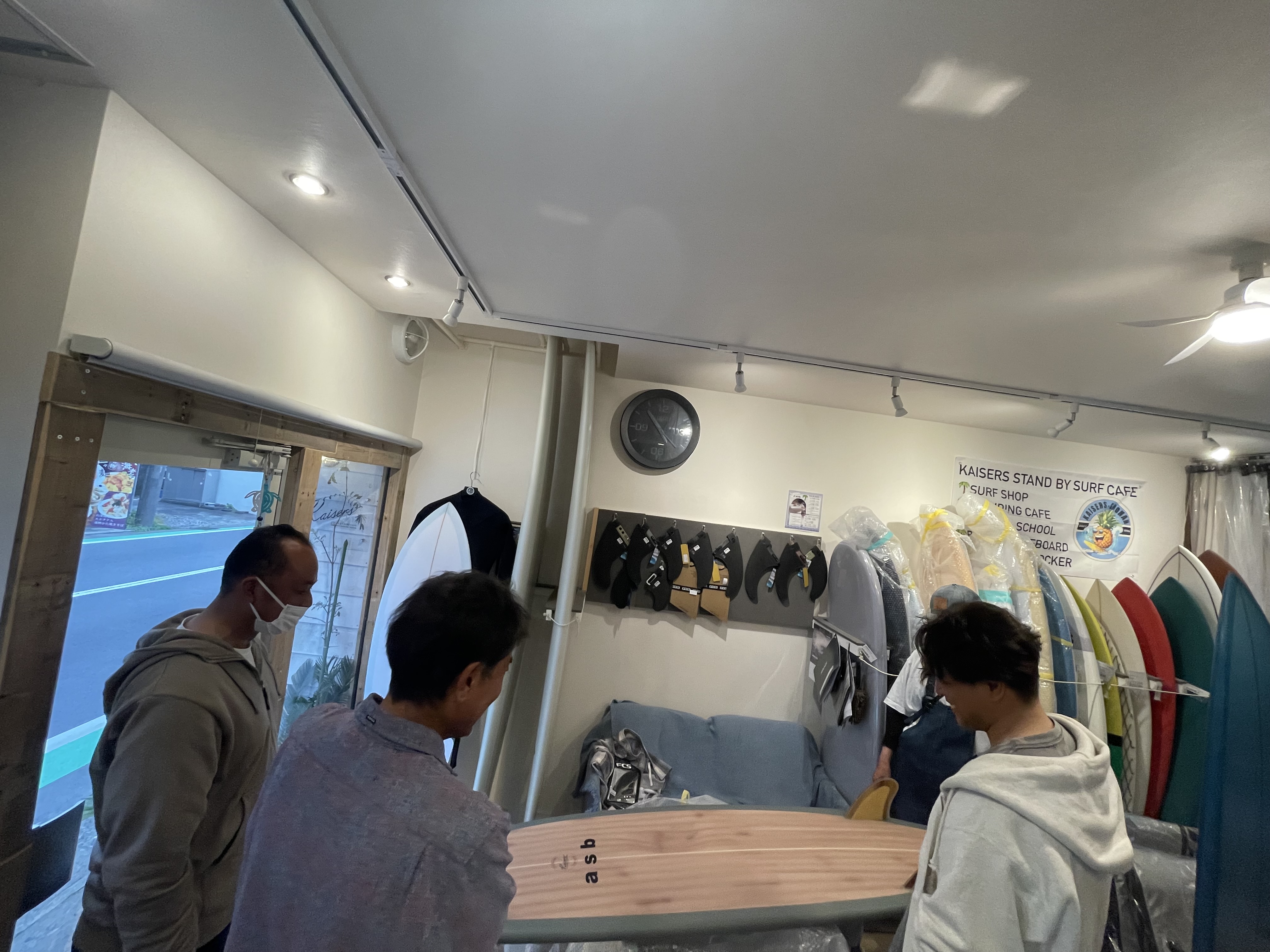 ミッドレングスのオルタナ系で手作りダブルフォイルonフィン