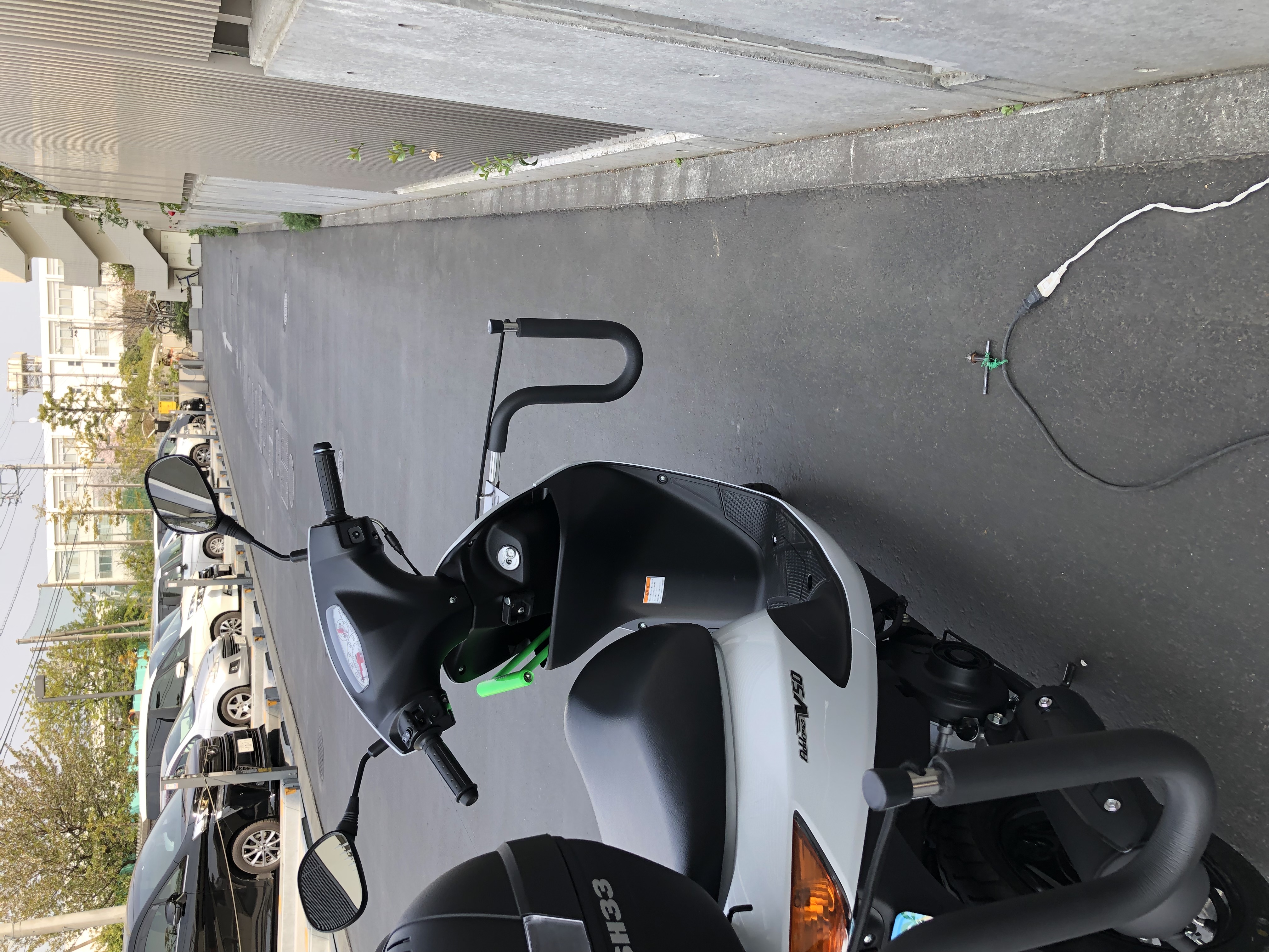湘南オフィスではバイクキャリア取り付け