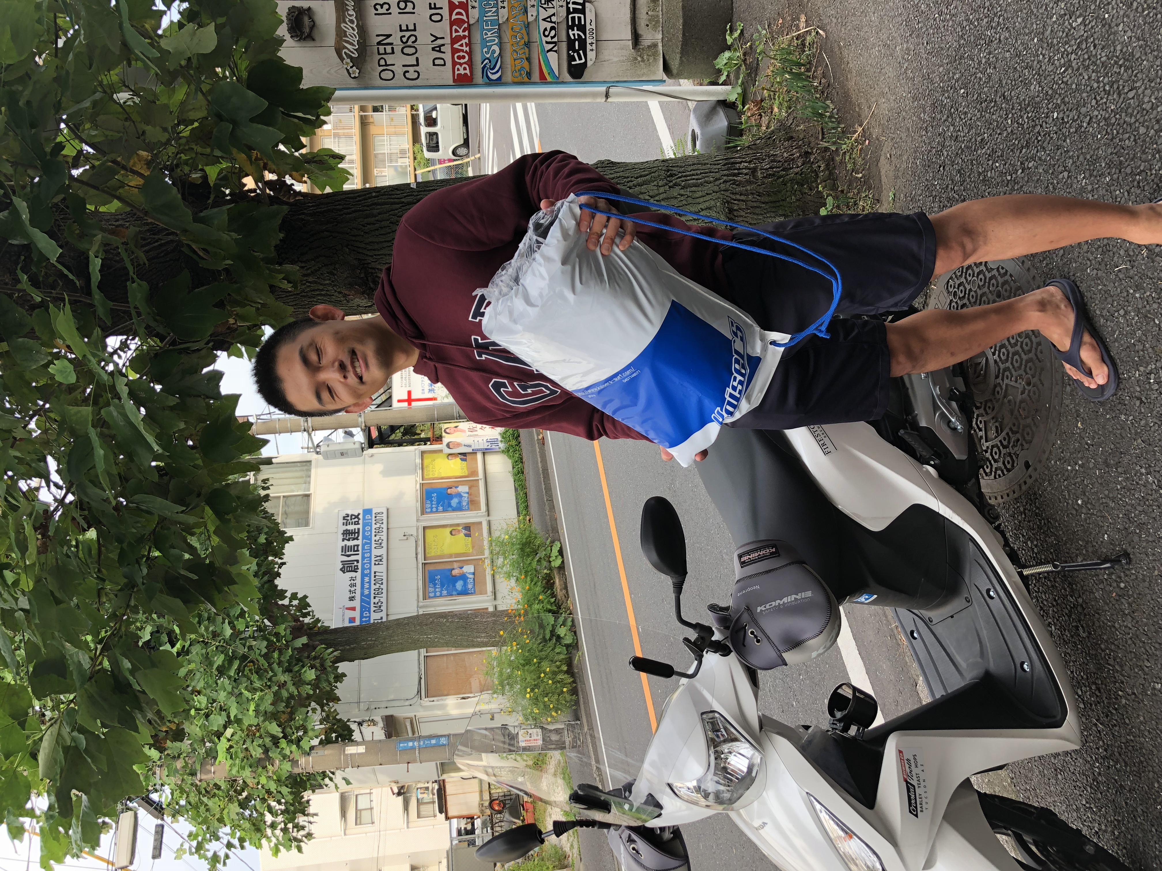 今日はSHOPオープン時にお待たせしてたウエットを納品出来た。 ありがとうございます。