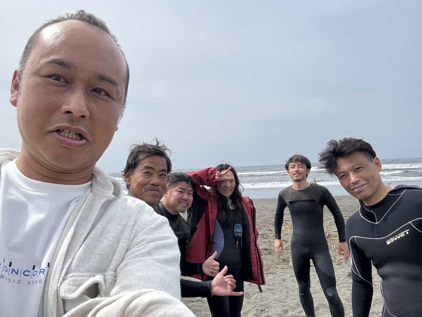 新しい仲間達です、今日は橋前ビーチクリーンに参加してくれました