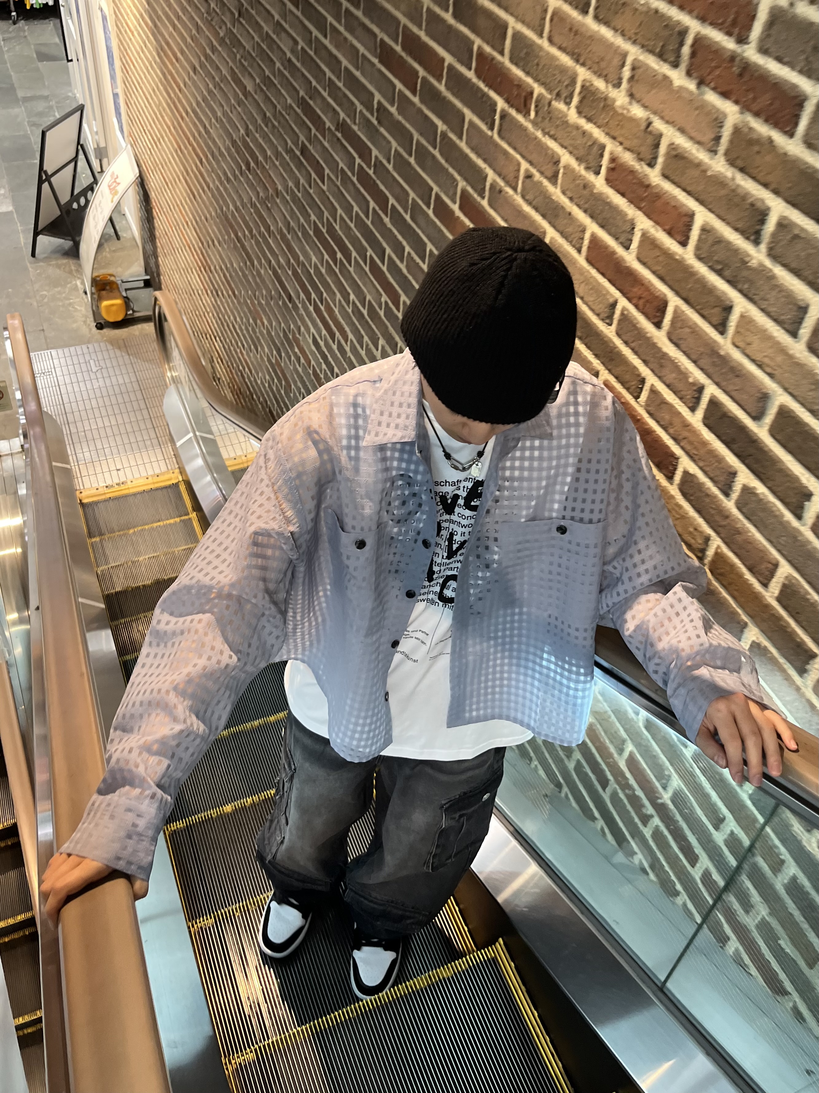シースルーなのに柄シャツ！？🖤