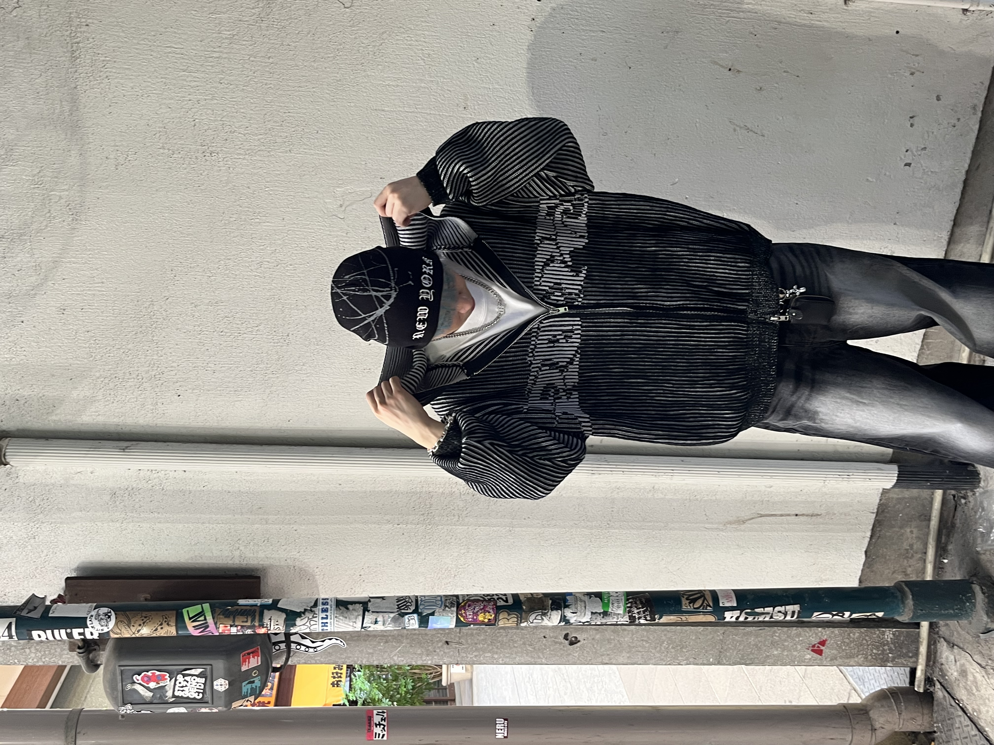 ストリートスタイルにマスト！なニットフーディー🖤