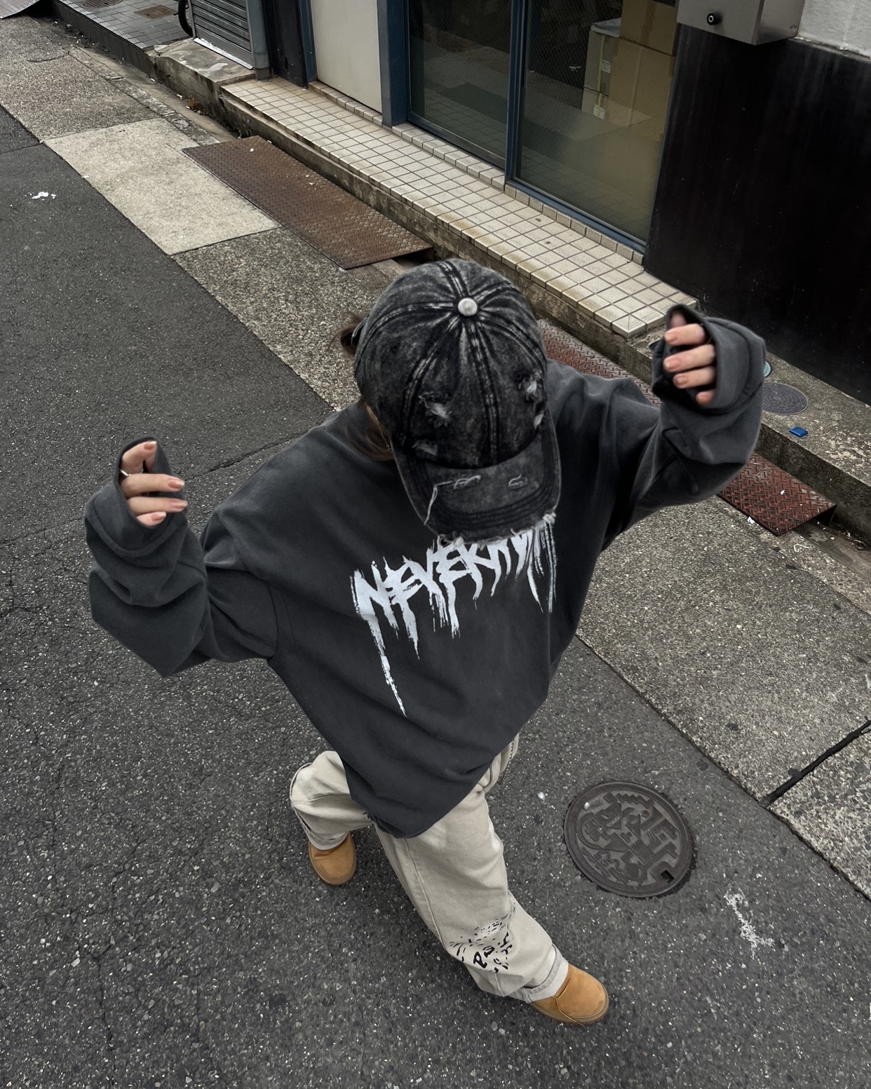 韓国っぽカラーなlong tee🖤