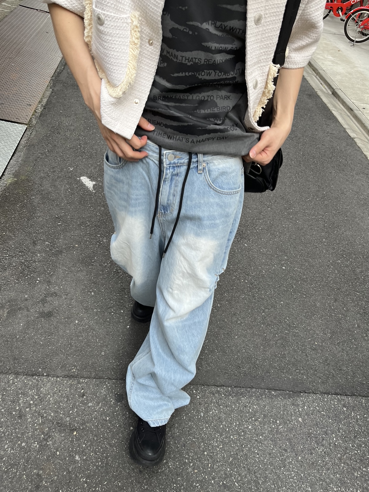 シルエットから滲み出るおしゃれデニム🩵