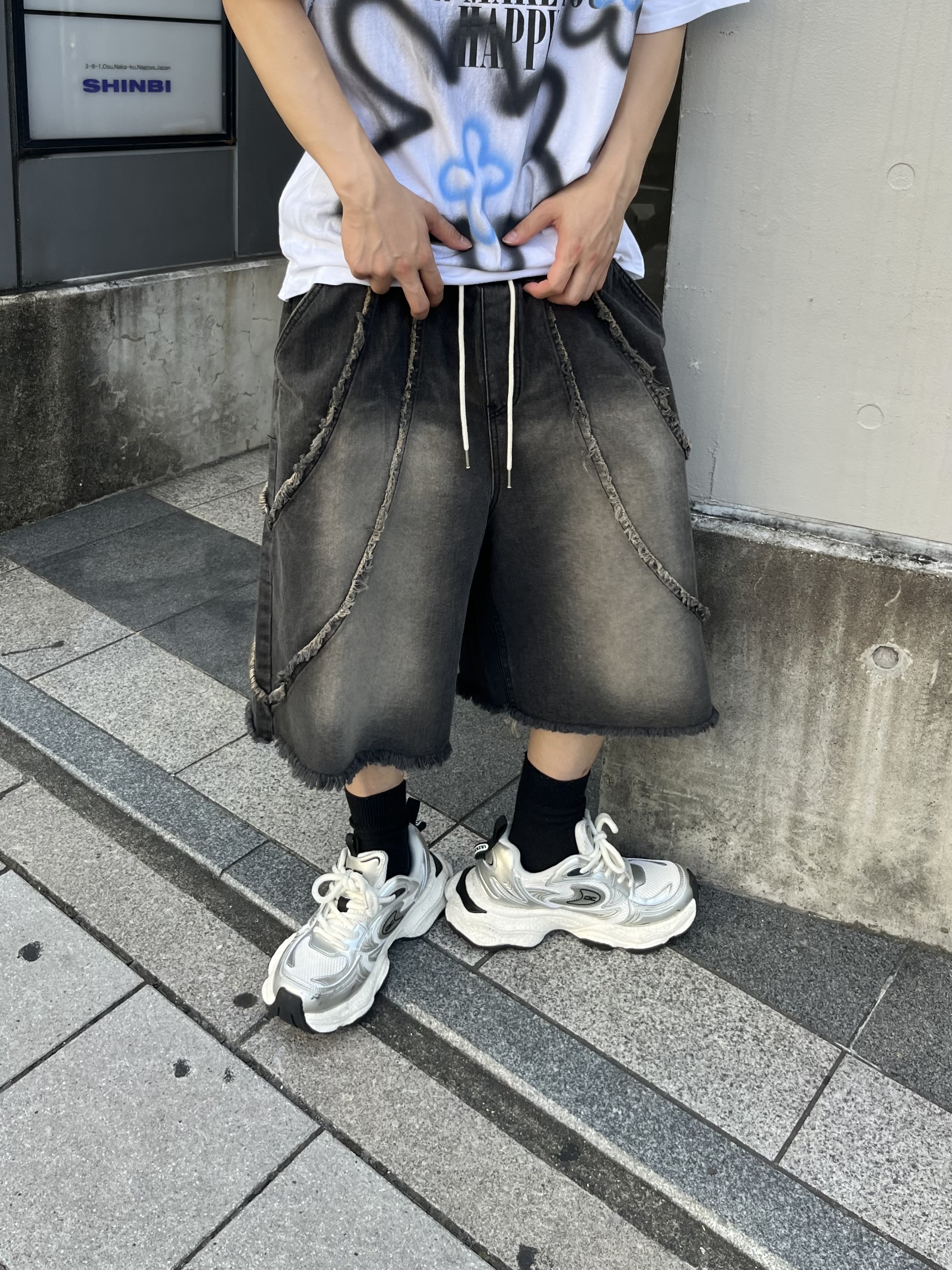 韓国スタイルのカギはハーフパンツ🎧🤍