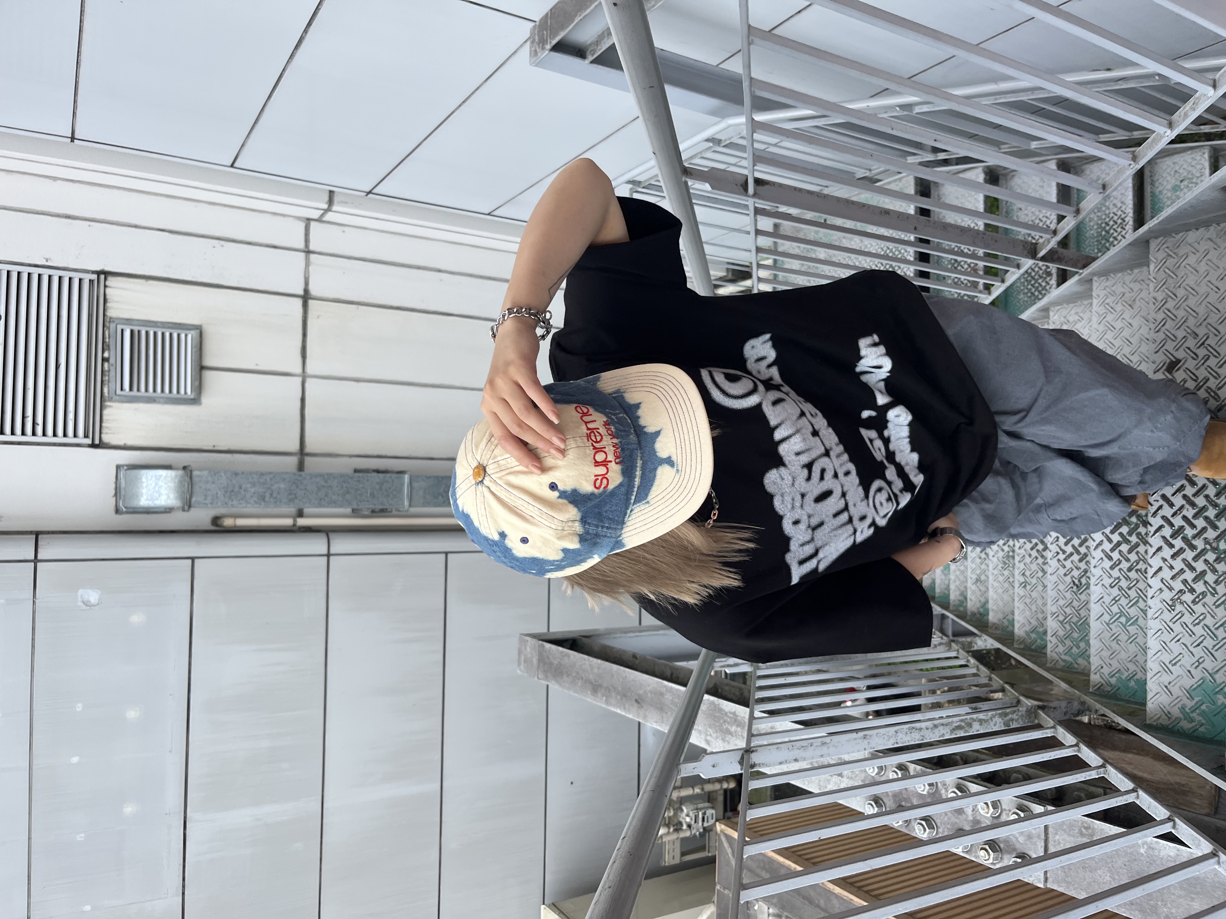 ロゴをぼかしたフォントがトレンド！✴︎