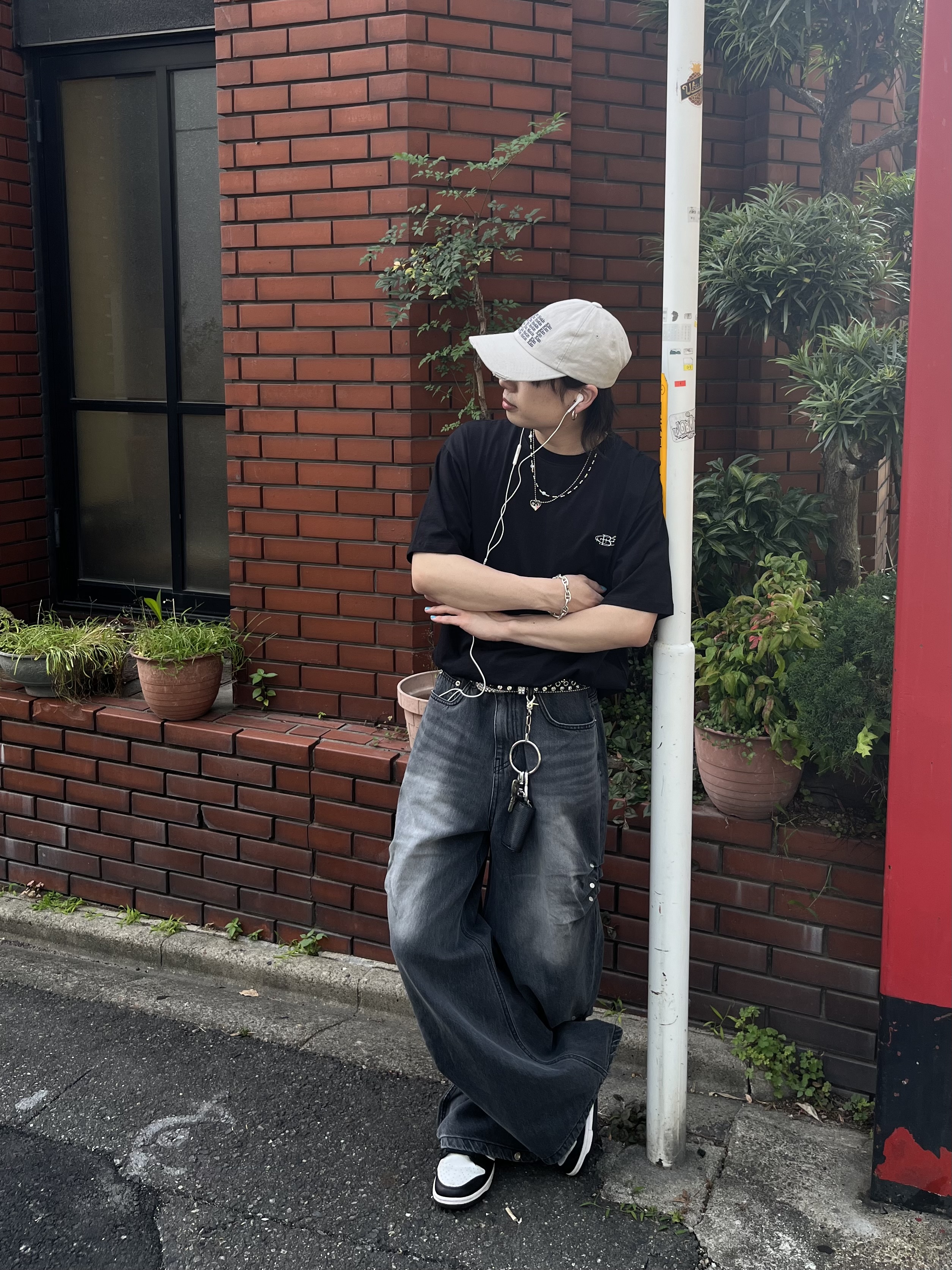デニムスタイルでも綺麗めに🖤