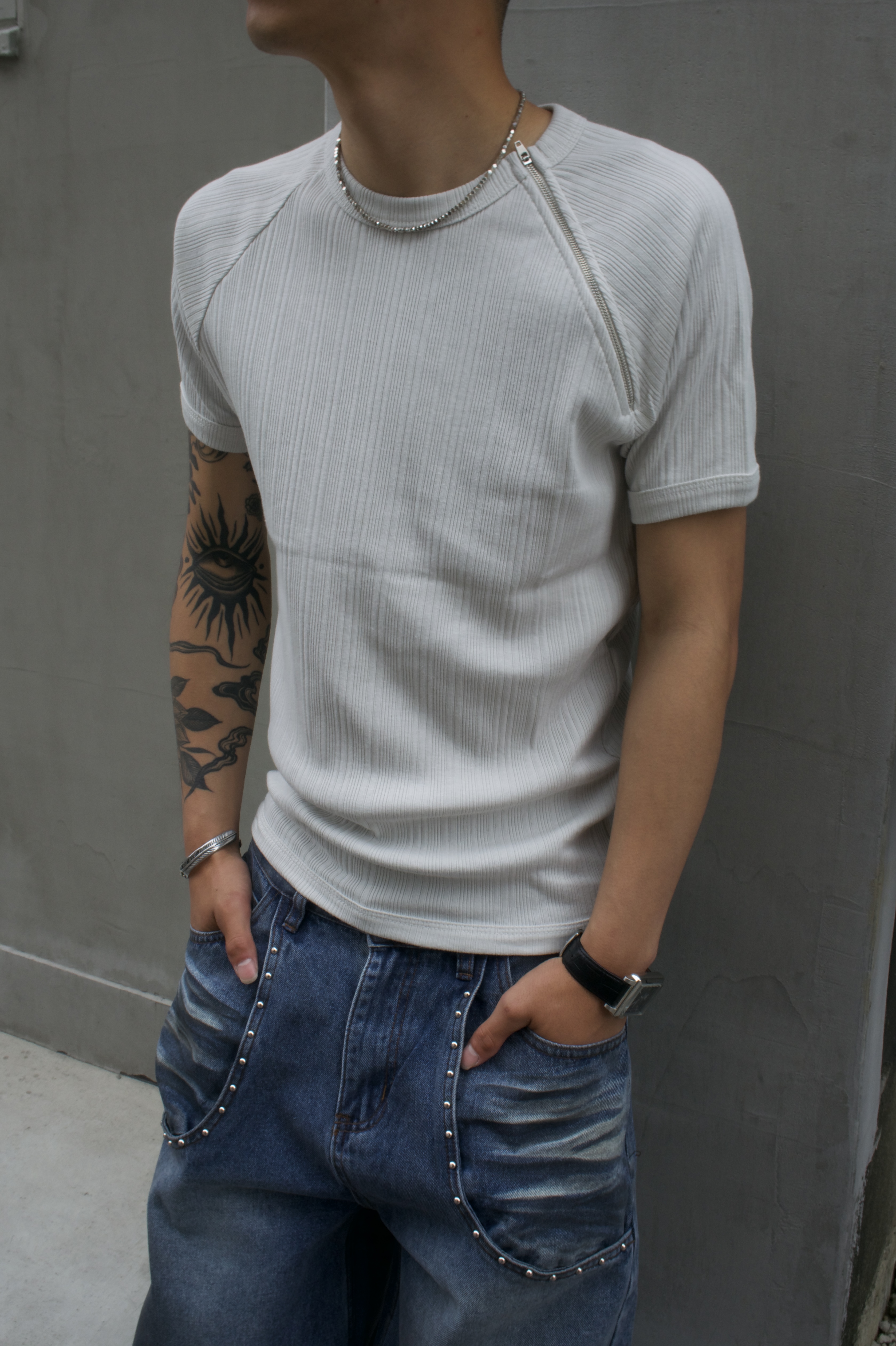 シンプルながらもジップデザインの効いたT-shirt紹介✮⋆˙