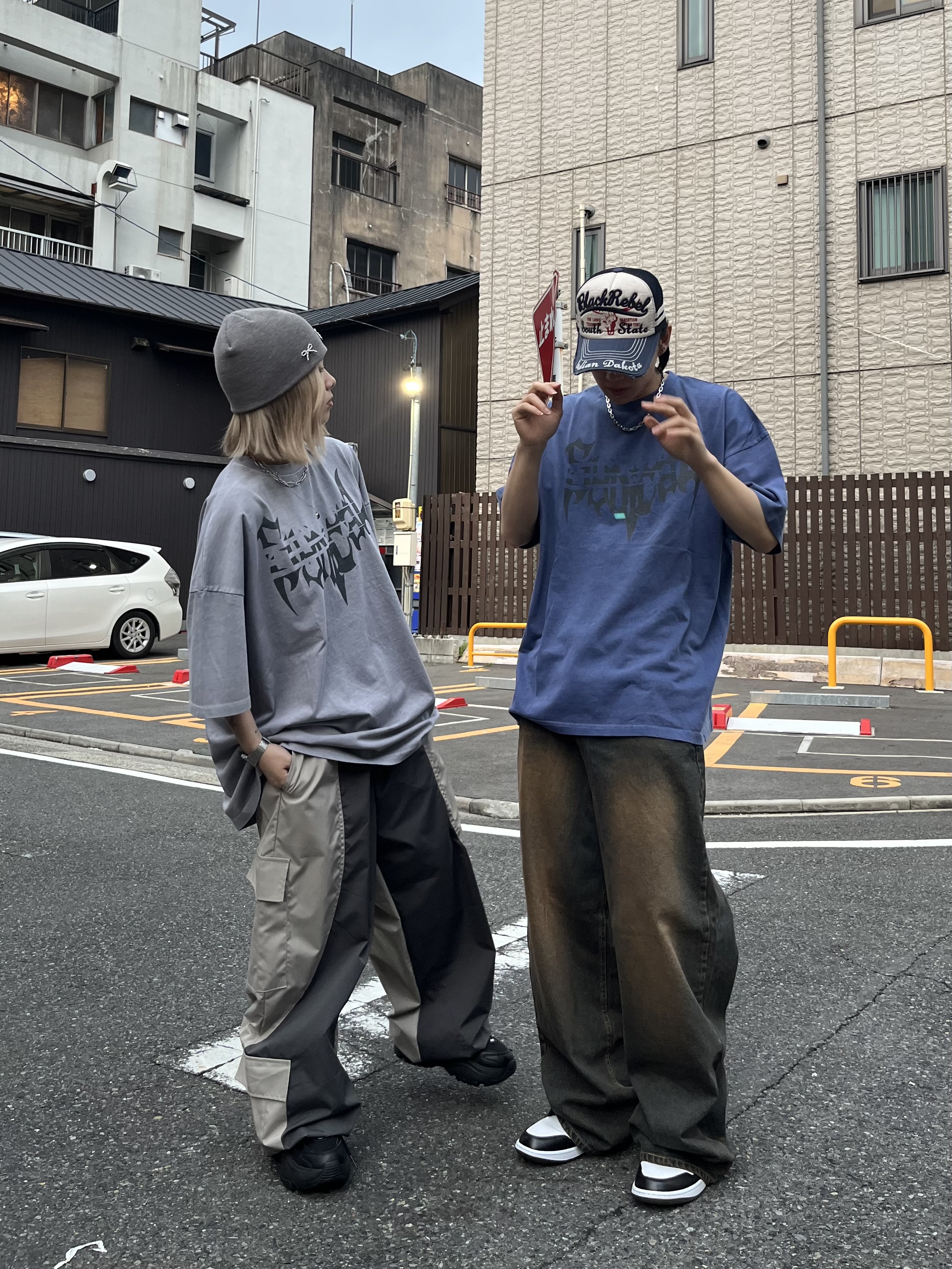 ゴシックロゴデザインが韓国カジュアルにぴったり！＊