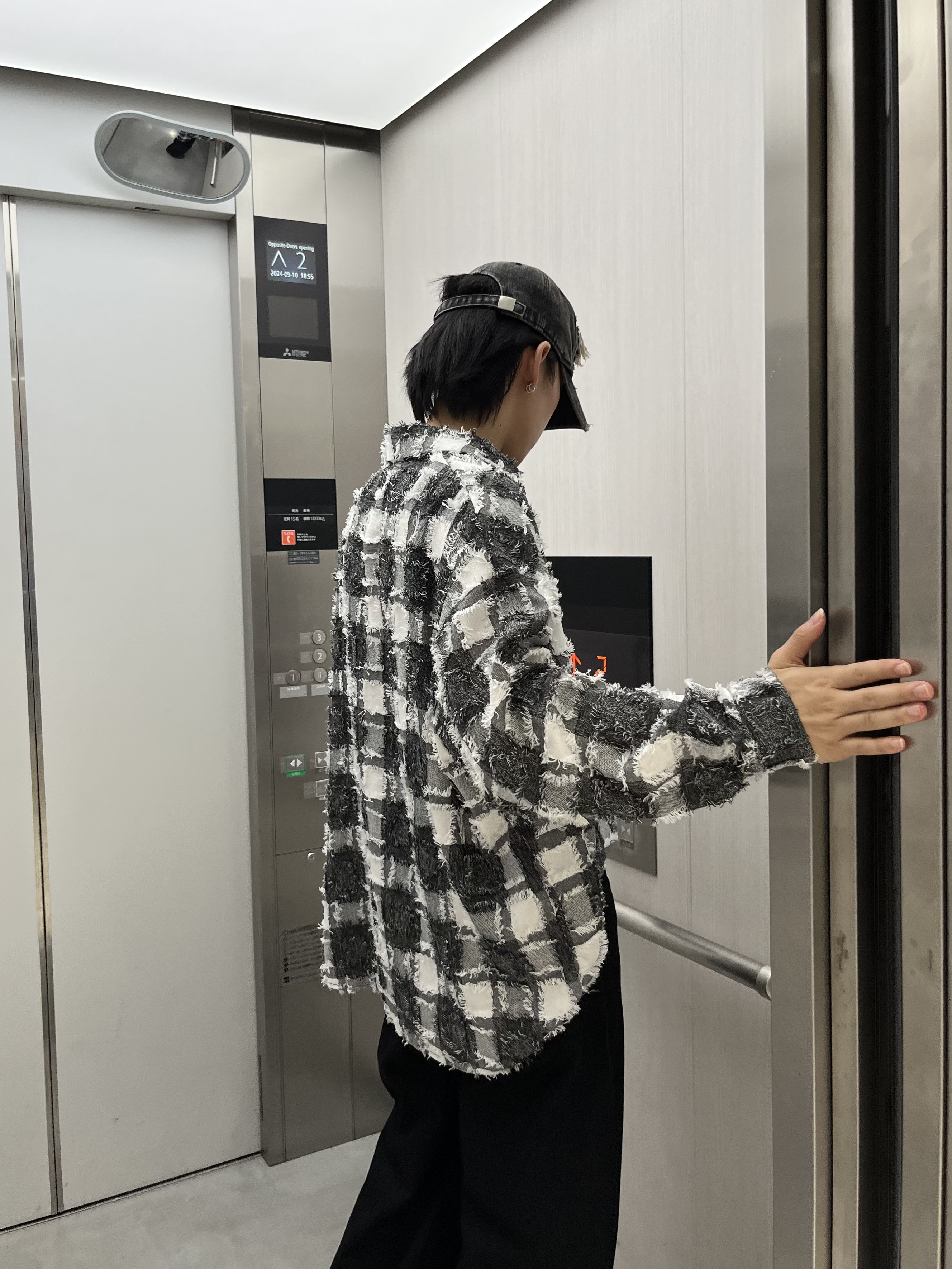 チェックシャツで完成する秋コーデ🤎