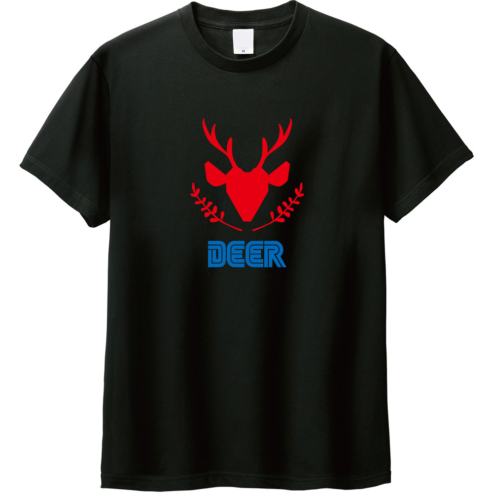 シンプルなのにセンス光る！「DEERロゴTシャツ」で夏のおしゃれを格上げしよう🦌✨