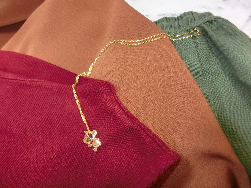 秋色のお洋服に合わせるのは上品なゴールドがお似合いv