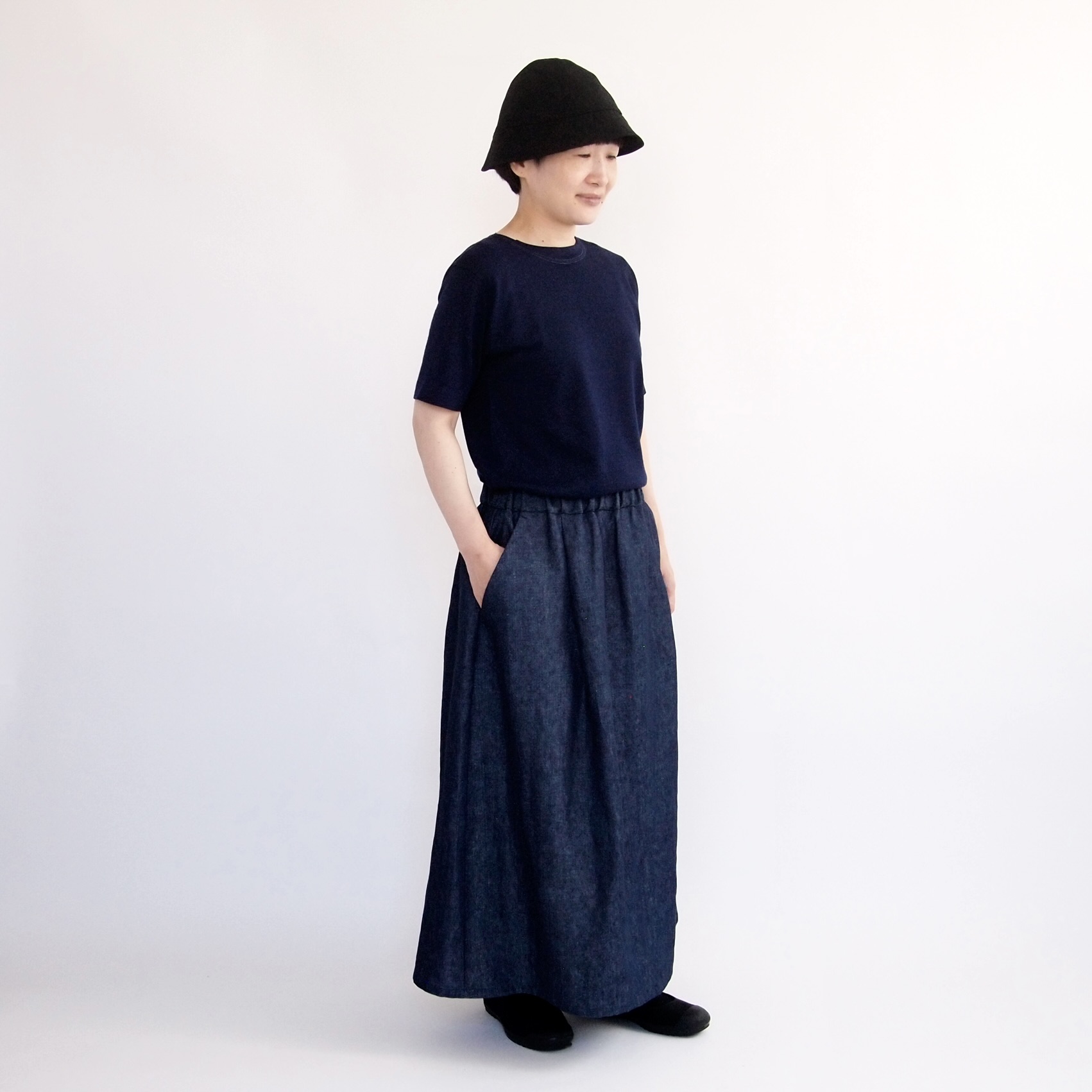 style／Irish linen denim tuck skirt／インディゴブルー