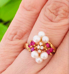 ✨ **華やかなK18ルビー真珠パールダイヤリング✨**