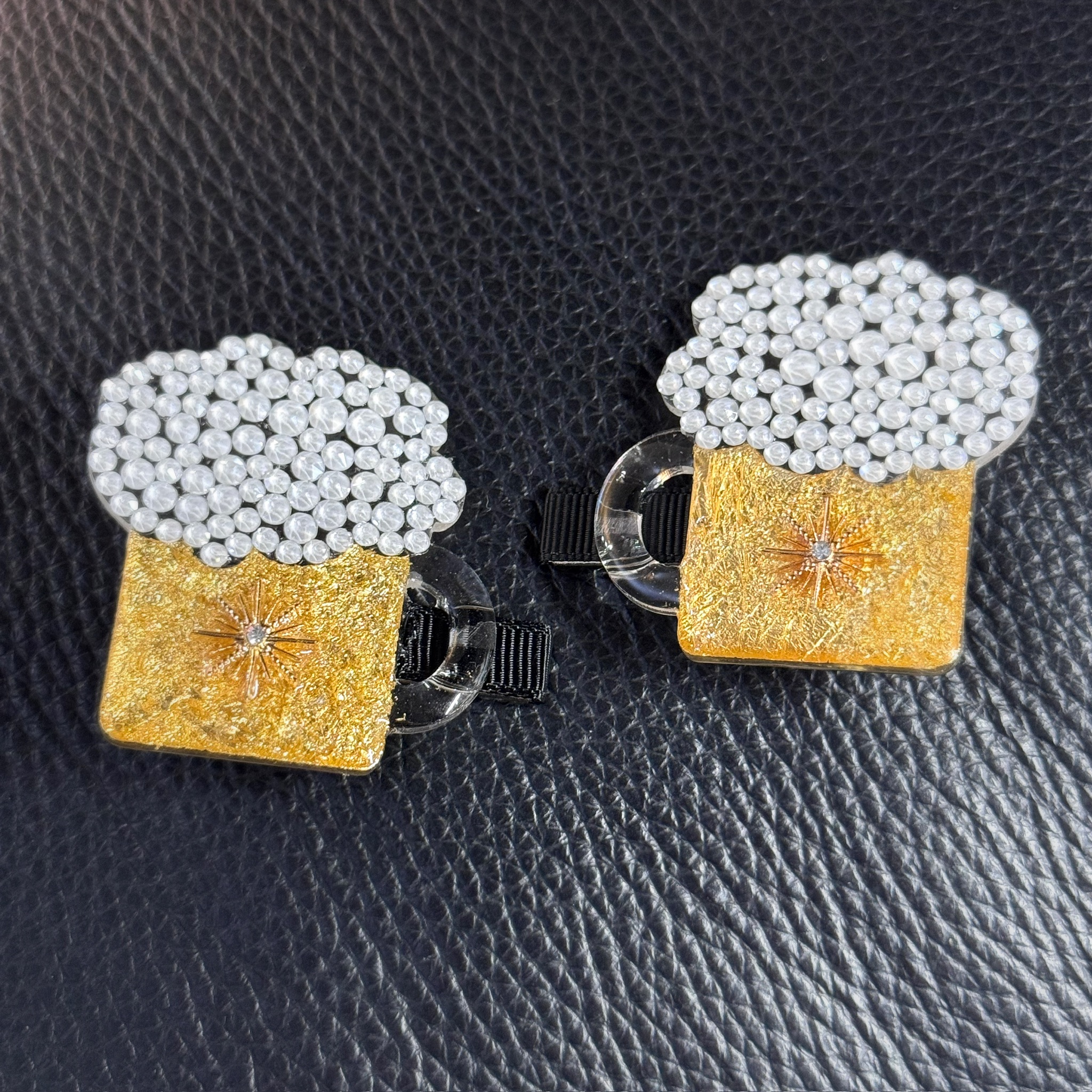 ビールジョッキのヘアアクセサリー