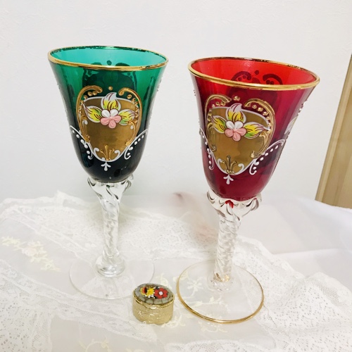 美しきイタリア工芸品　エナメル金彩のグラスとマイクロモザイクピルケース
