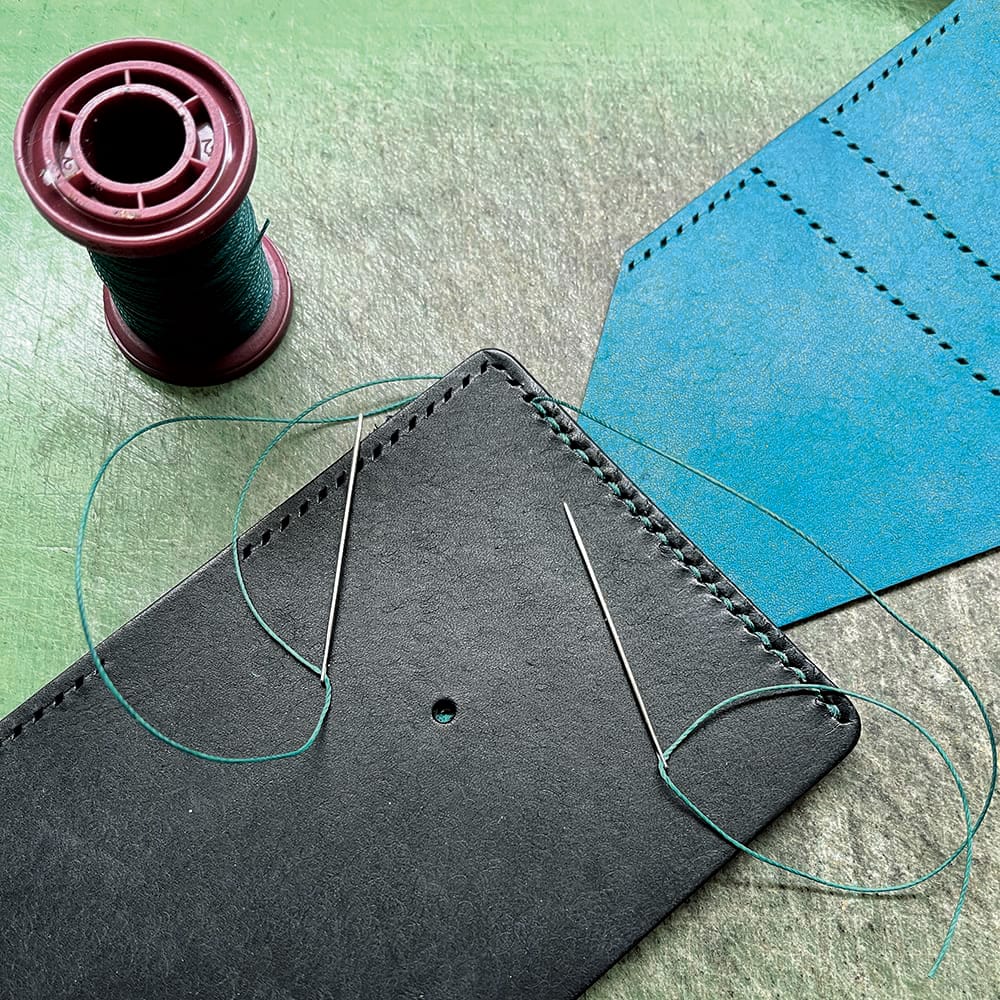 革の色と糸選びのコツ