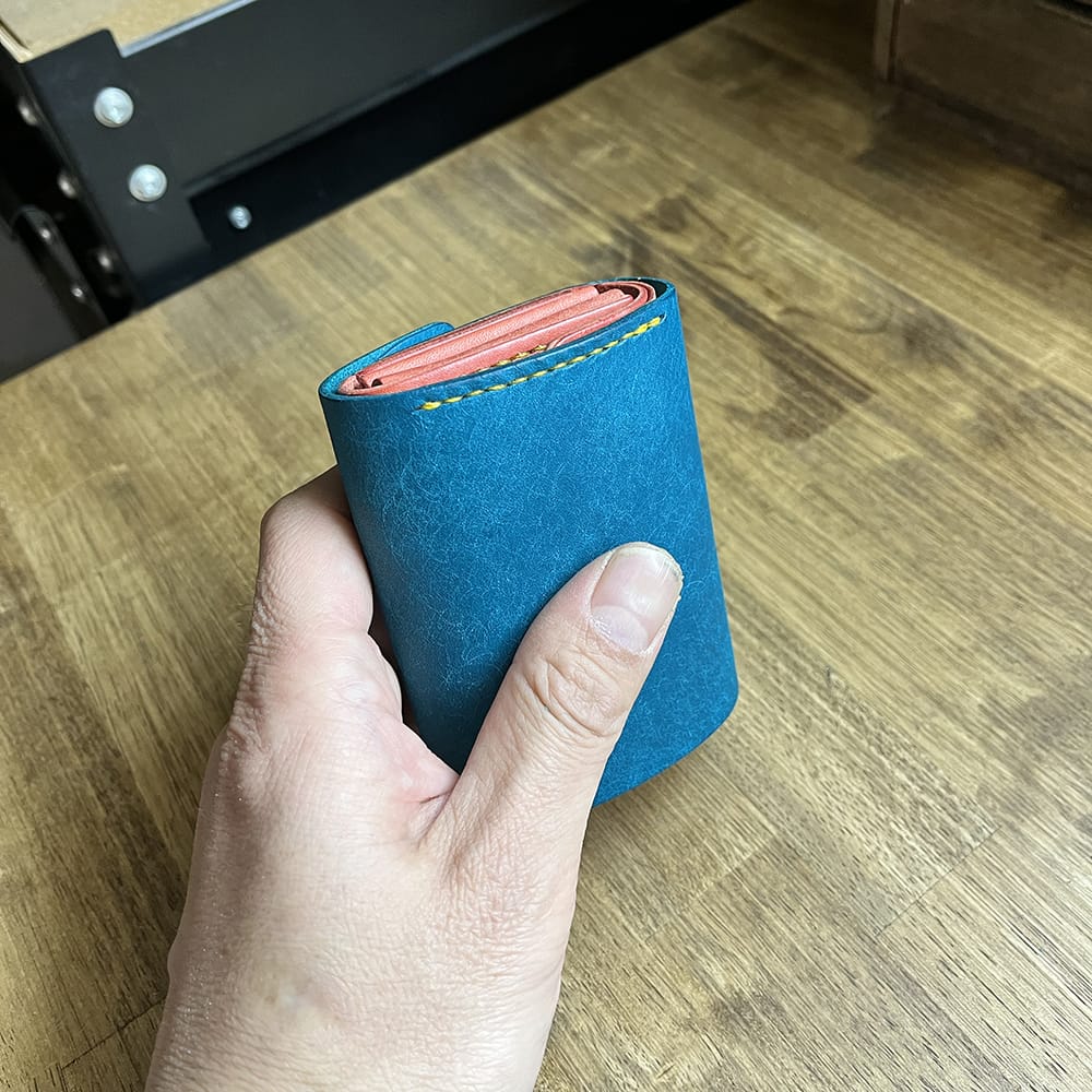 革という素材は同じでも、作り手でここまで変わる。