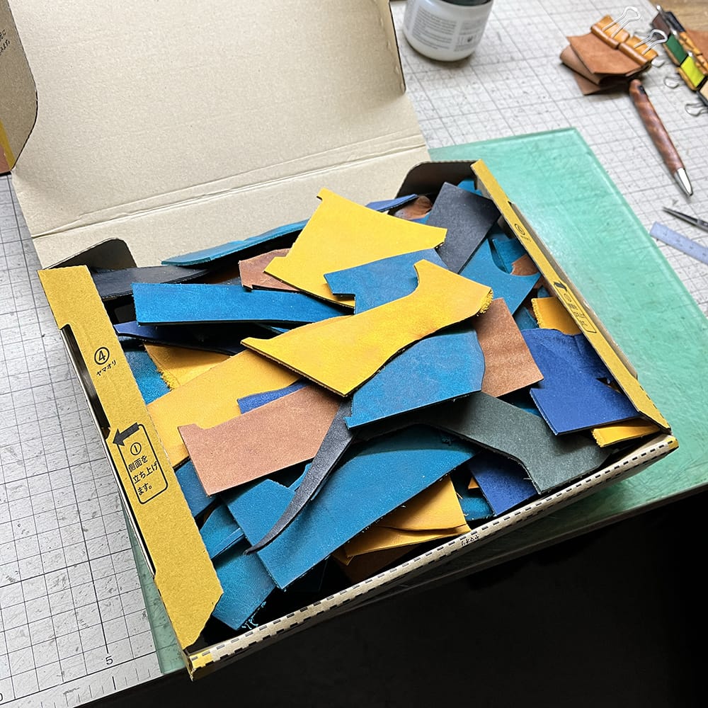 革のはぎれの話。