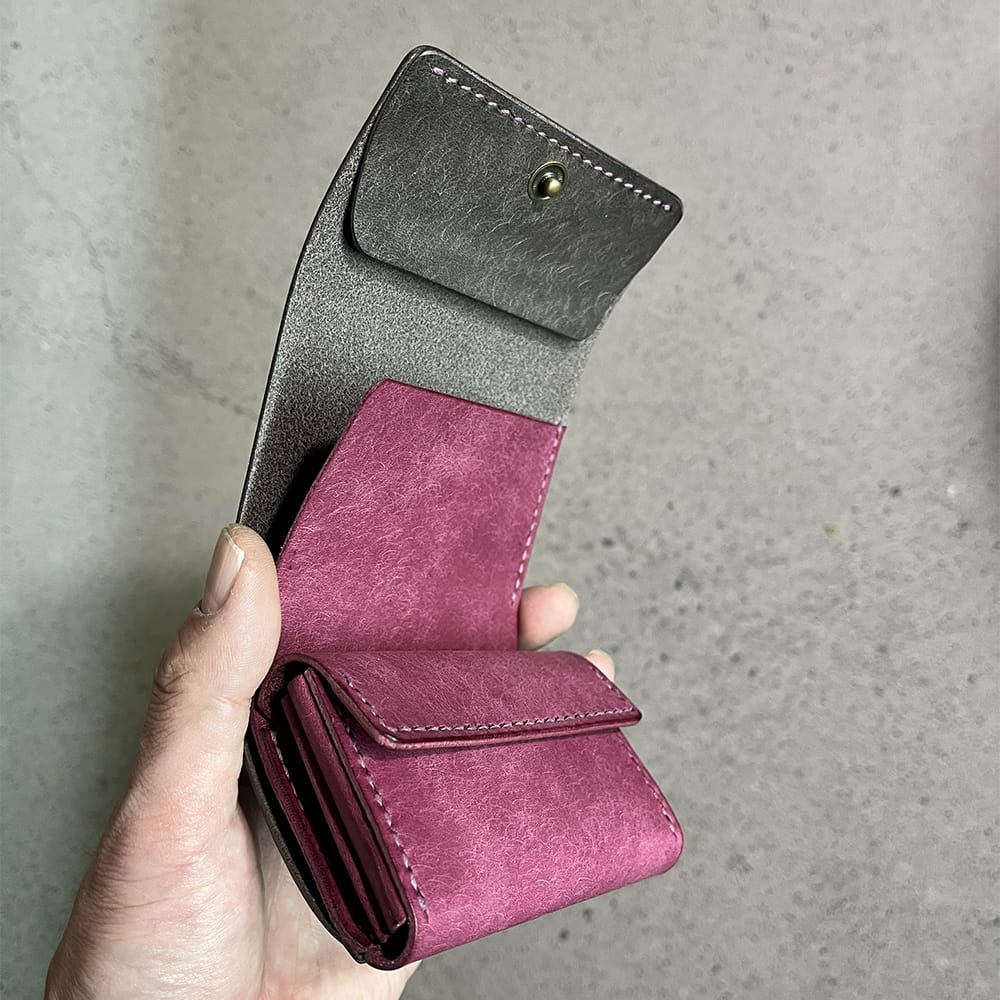 お尻のポケットに財布を入れるのをやめた。