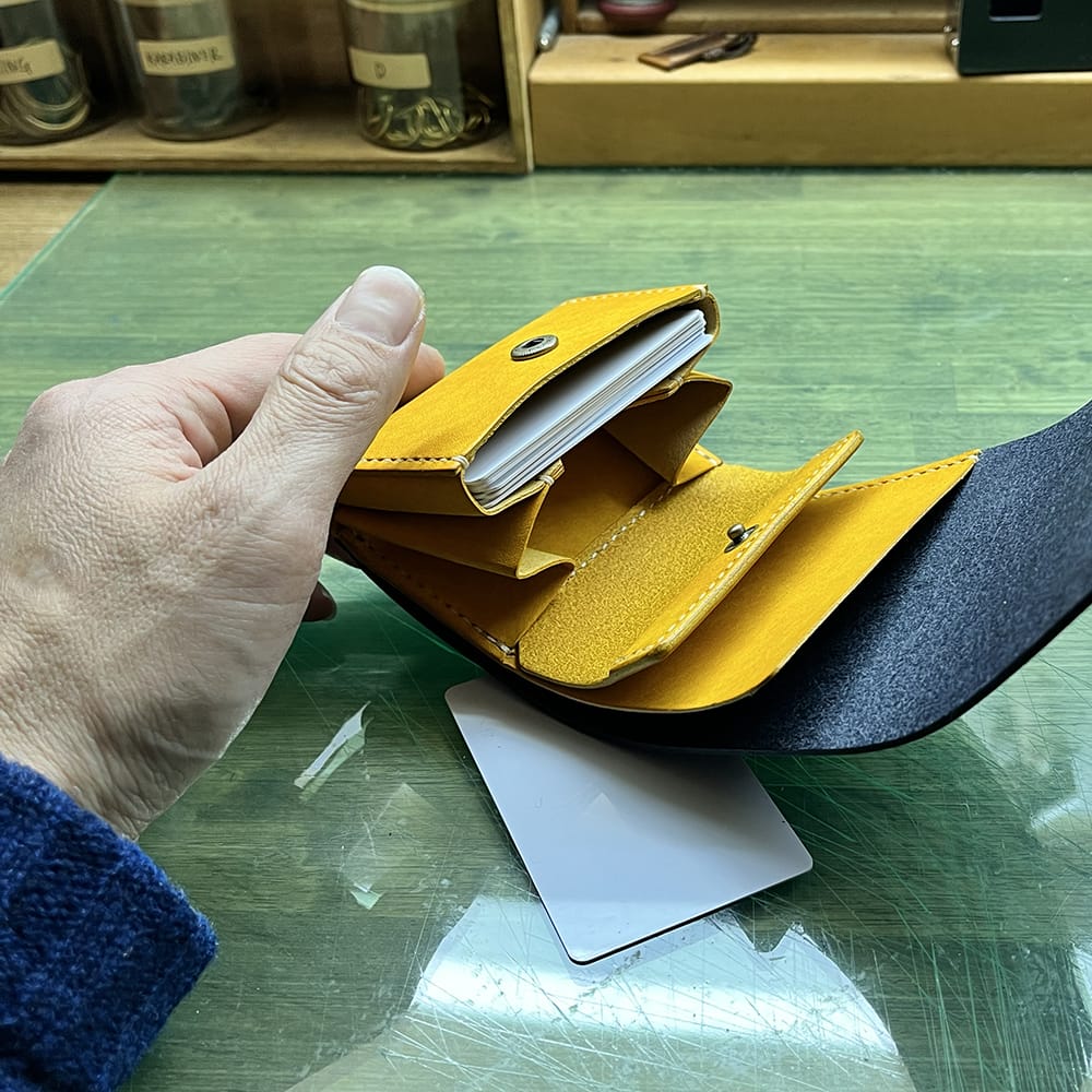 なぜ日本人はカードを持ちすぎるのか。