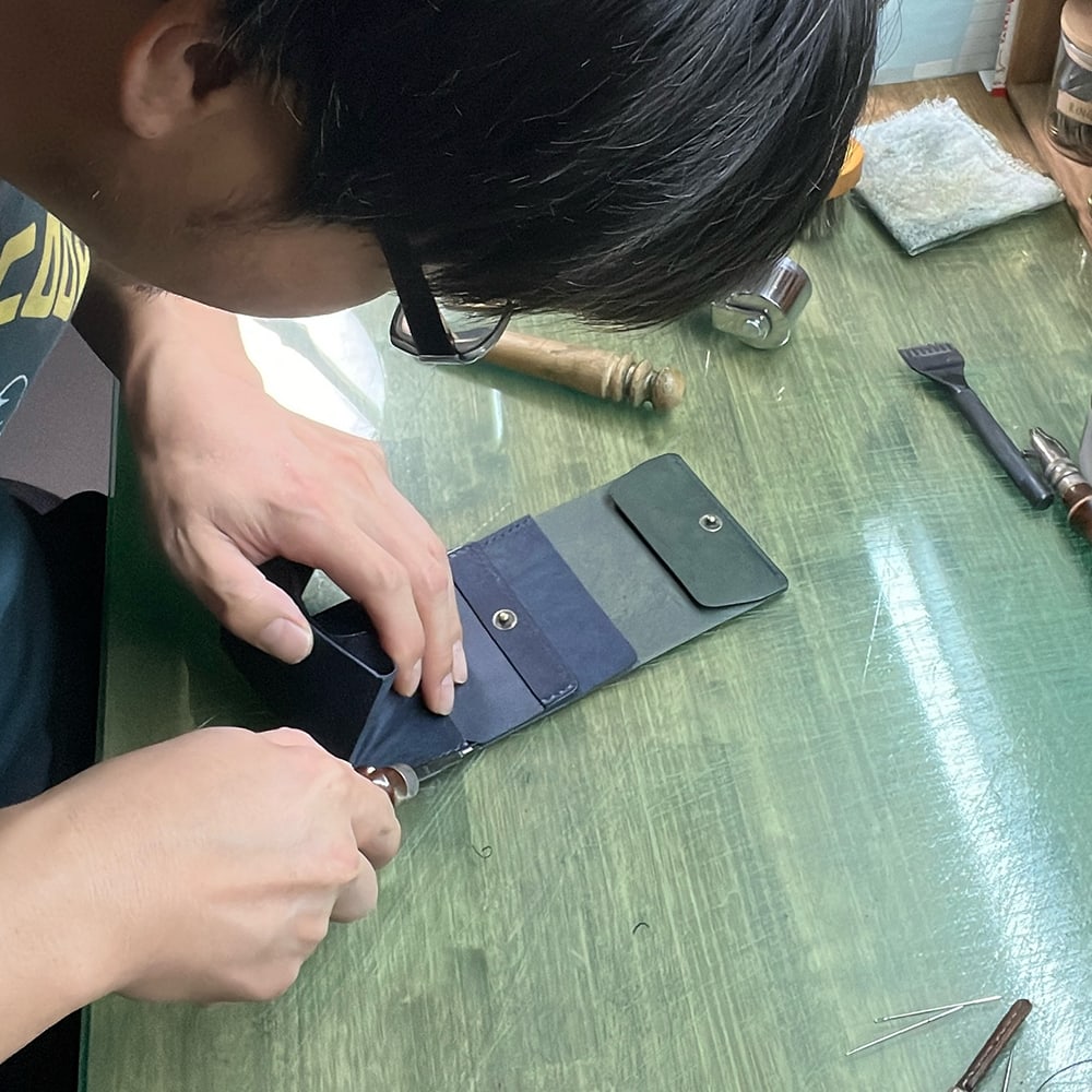 工房には窓がない。