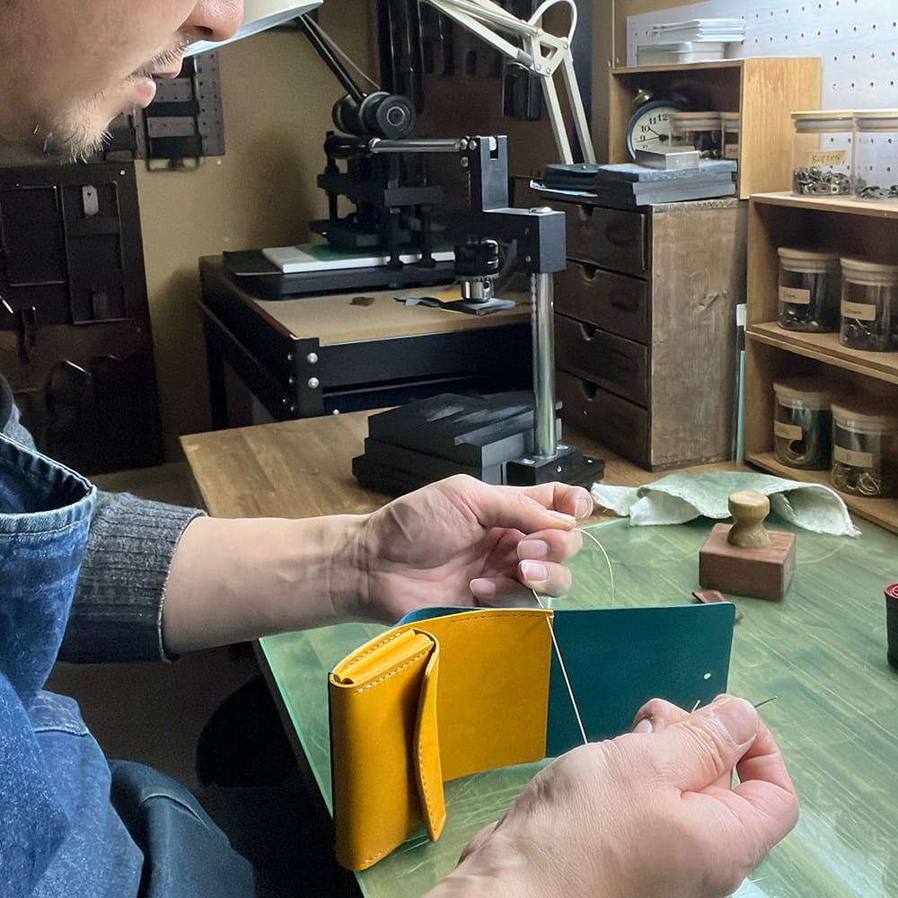 なぜ人は革に惹かれるのか。