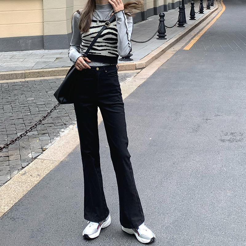 低身長でもスタイルアップ！脚が長くみえるフレアパンツ♡