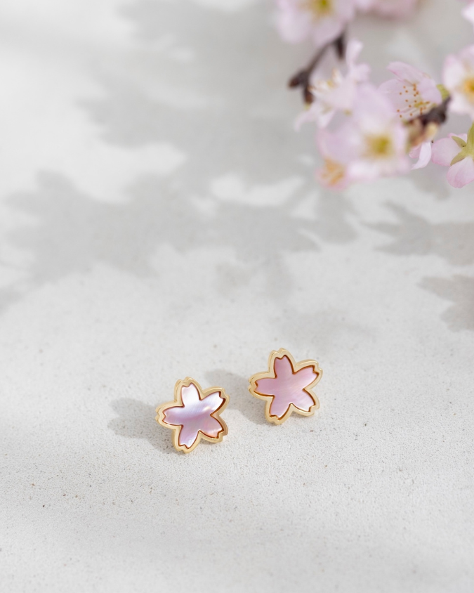 【sakuradoki】- 麗 URARA - 桜ピンクシェルピアス