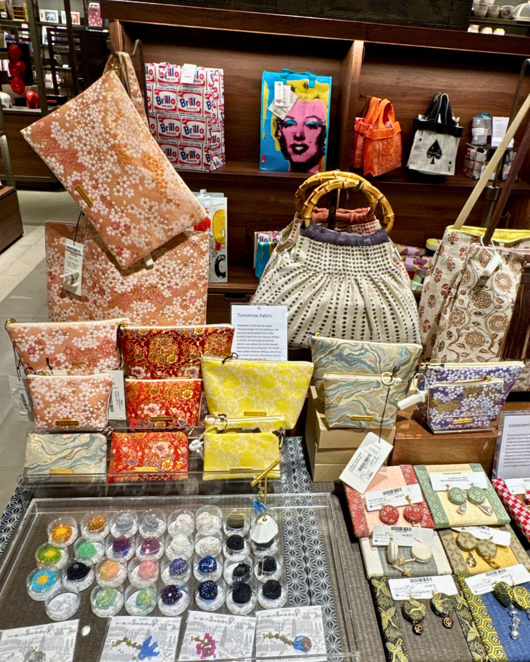 【常設取扱店】TSUTAYA BOOKSTORE イオンモール プノンペン