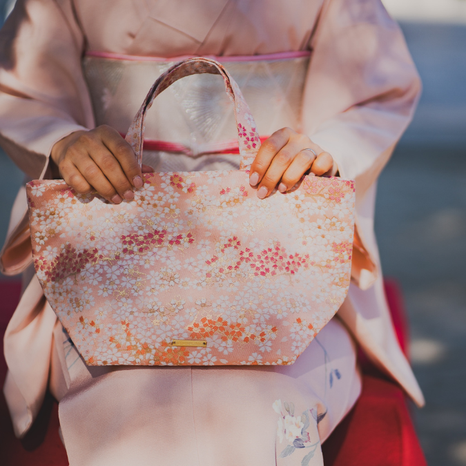 お着物の日に【トートヨコ】