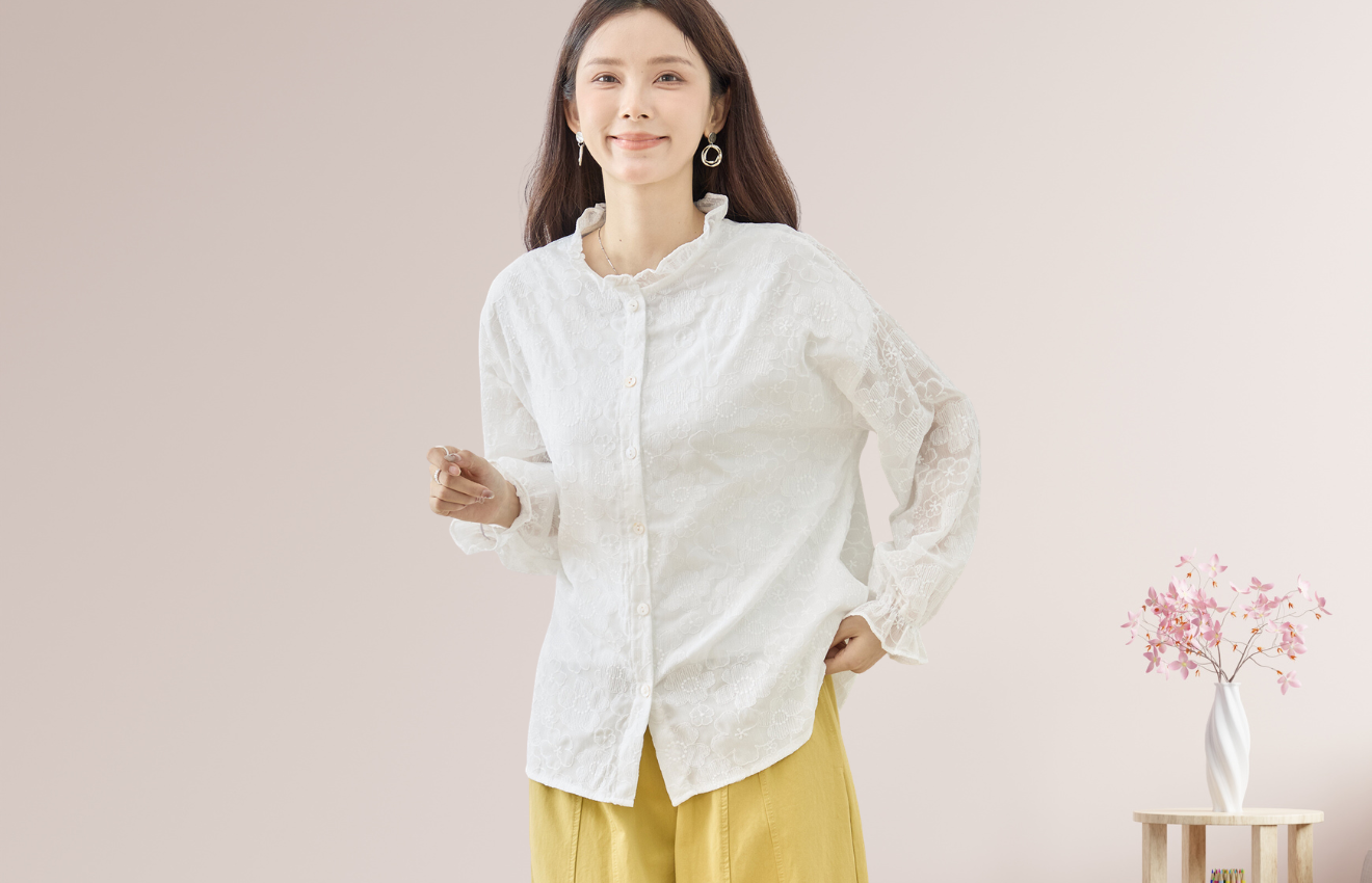amie studio 刺繍フリルスタンドカラーパフスリーブブラウス【M~L】オフホワイト