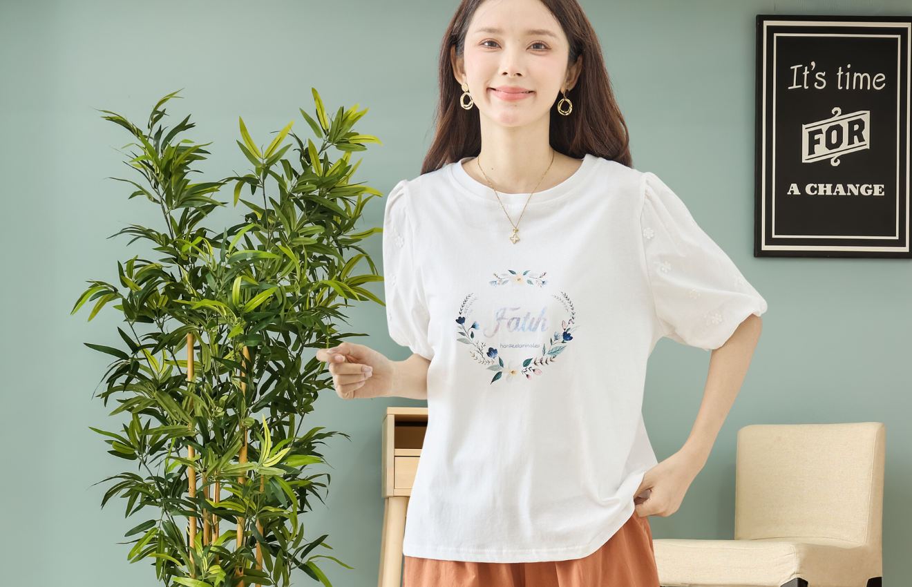 reve bleuフラワーリースホログラフィックロゴパフスリーブTシャツ【M~L】ホワイト