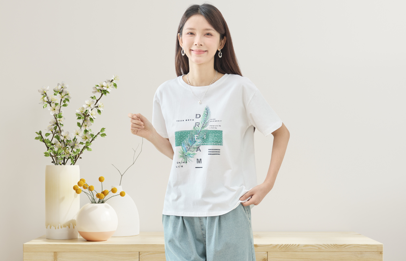 TRUBE フェザーラインストーンデコTシャツ【M~L】ホワイト