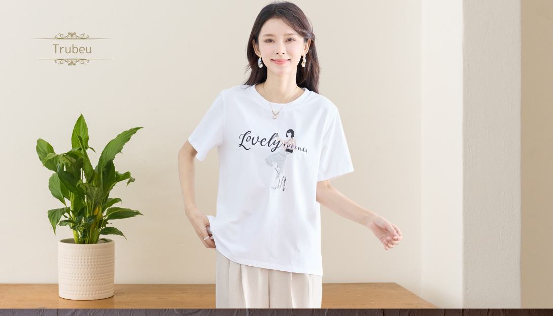 TRUBE【2025新作】【M〜L】シルバーラメプリントガールTシャツ