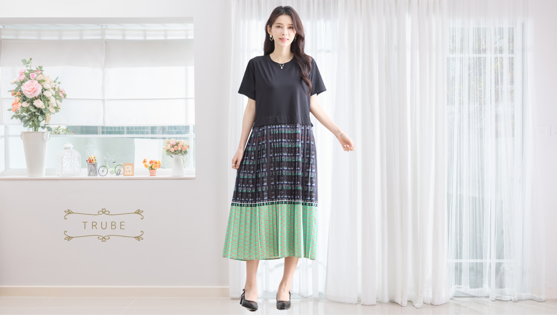 TRUBE【2025新作】【M〜L】モダンパターン切替プリーツワンピース