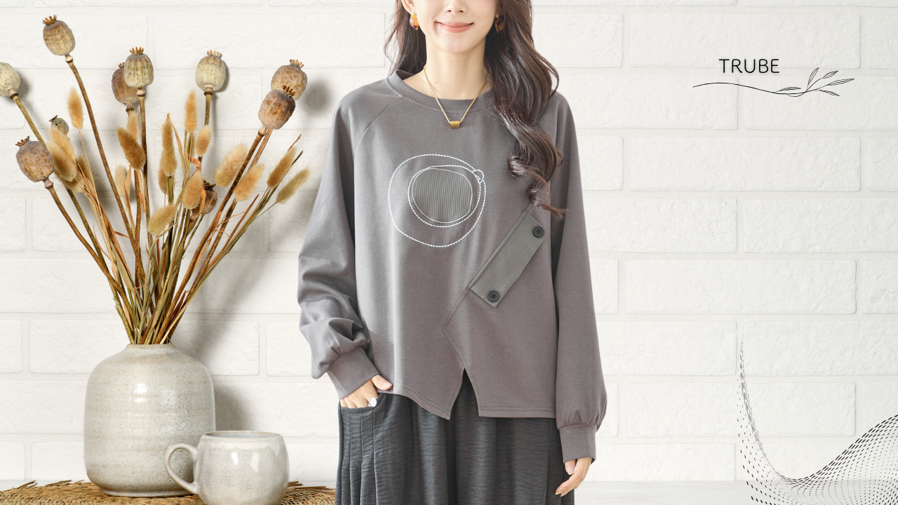 TRUBE【2025新作】【M〜L】アシンメトリーデザインサークルモチーフプルオーバー