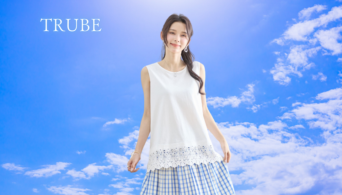 TRUBE【2025新作】【M〜L】裾レースノースリーブトップス