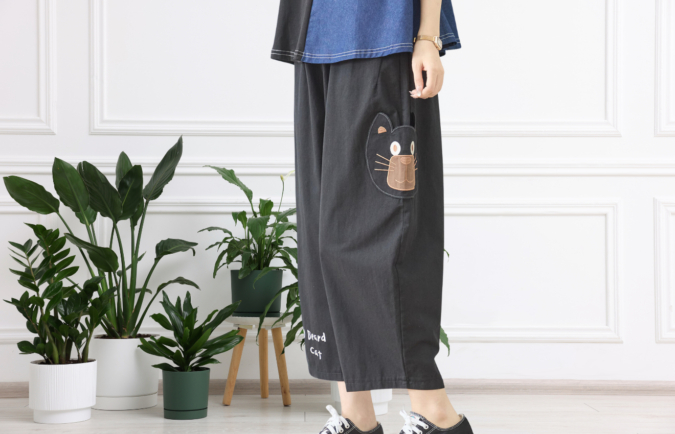 TRUBE キャットアップリケクロップドコットンパンツ【M~L】ブラック