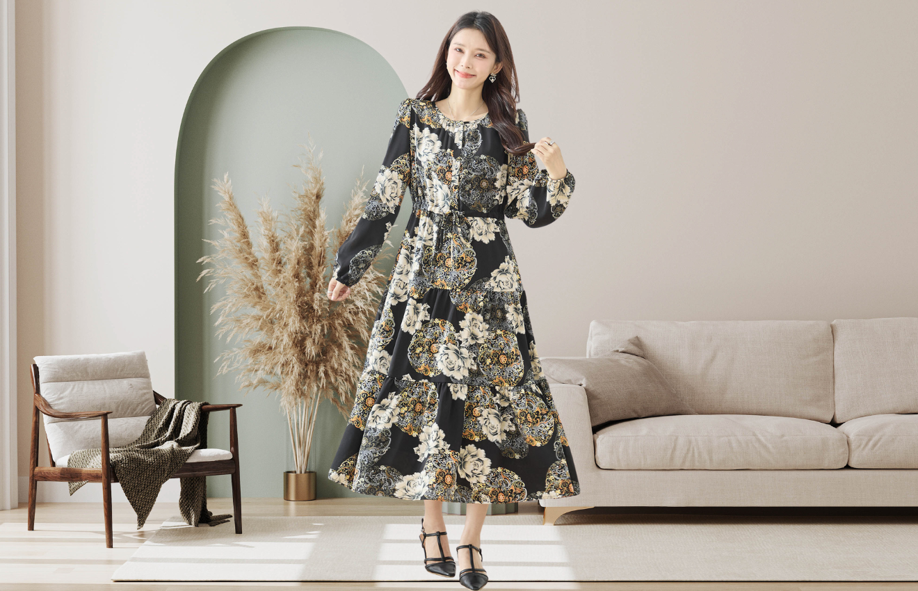 ワンピース　TRUBE アンティークフラワープリントティアードロングワンピース (M~L) ブラック