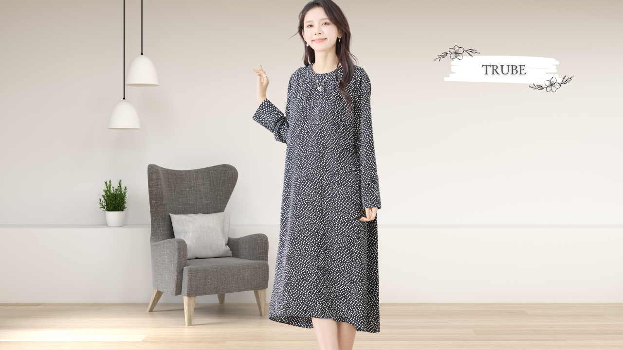 TRUBE【2025新作】【L〜LL】変形ドット柄長袖ワンピース ブラック