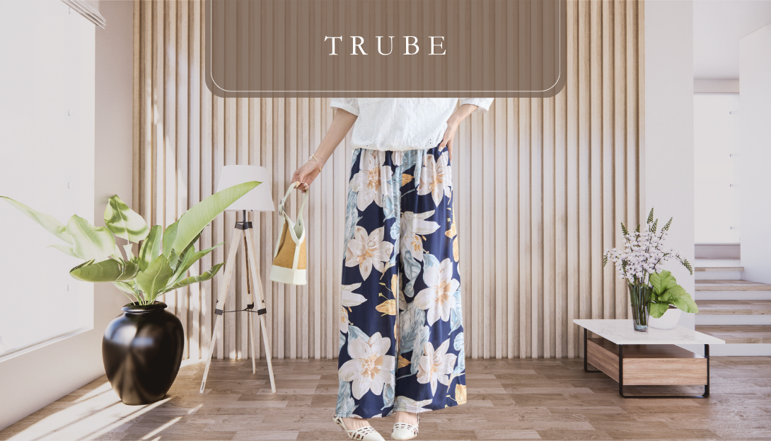 TRUBE【2025新作】【M〜L】華やかなフラワープリントリラックスワイドパンツ