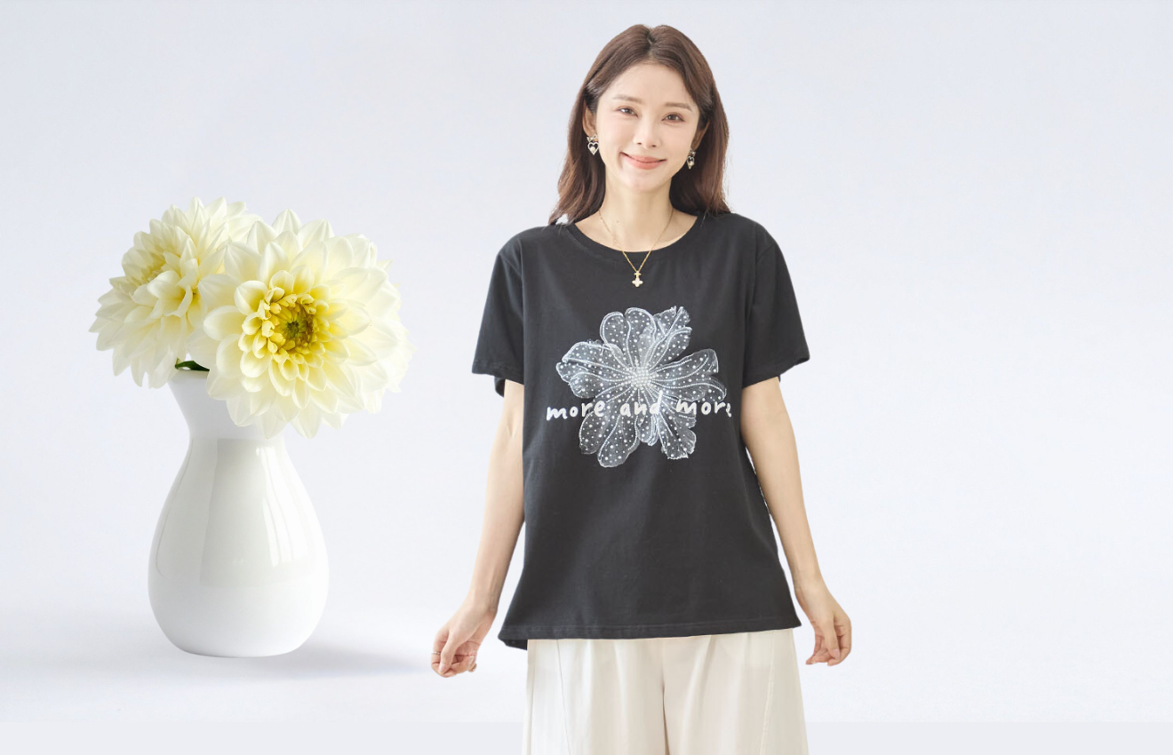 TRUBE ラインストーンデコフラワーTシャツ【L~LL】ブラック