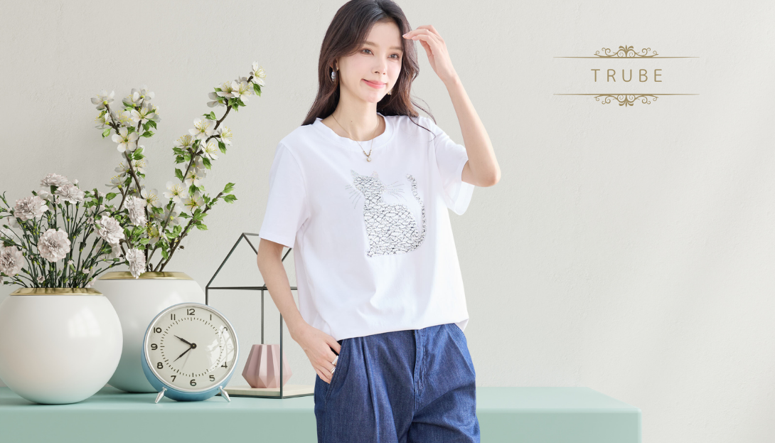 TRUBE【2025新作】【M〜L】デコレースキャットTシャツ