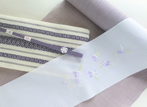 夏用　絽　刺繍半衿