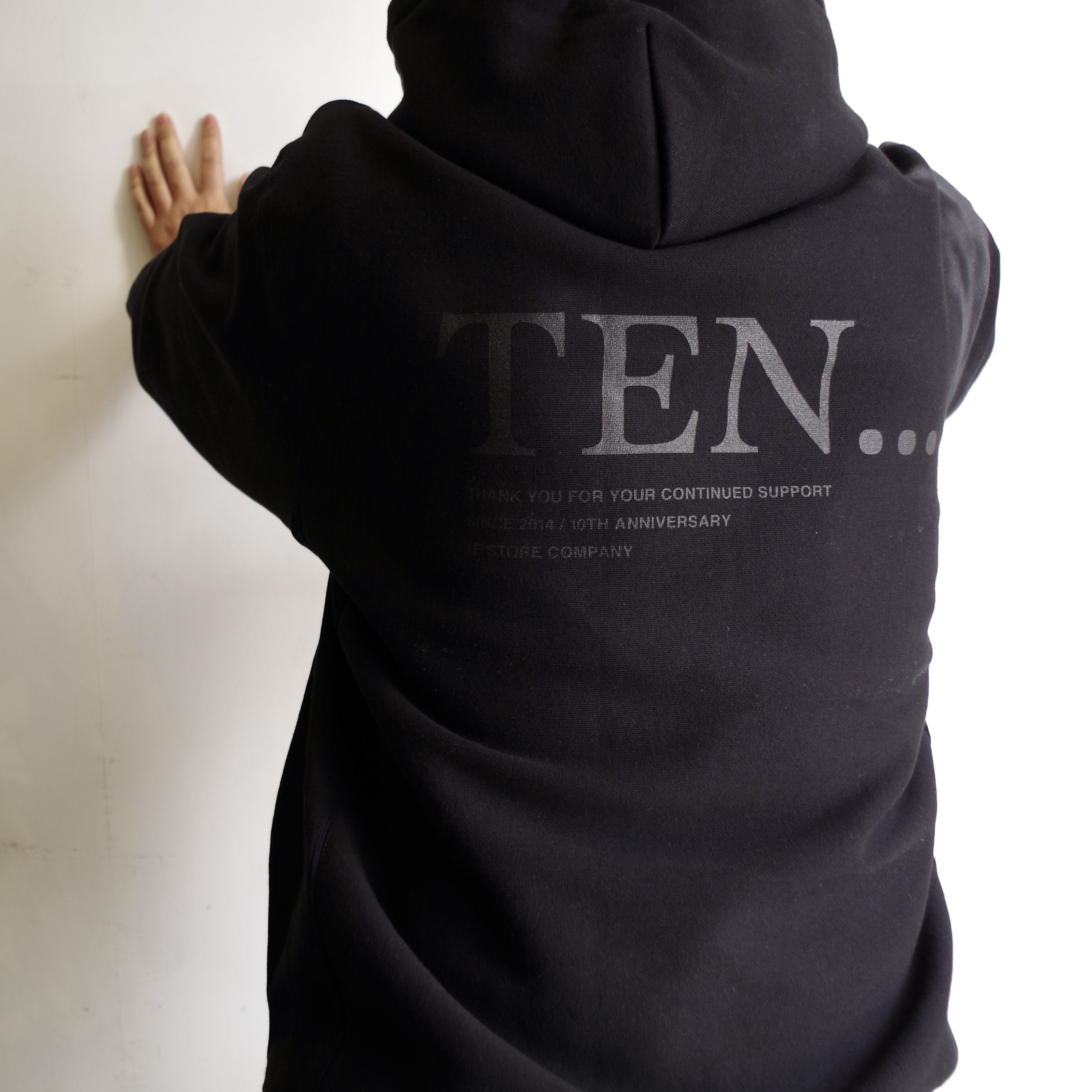 TEN... HOODIE "BLACK"